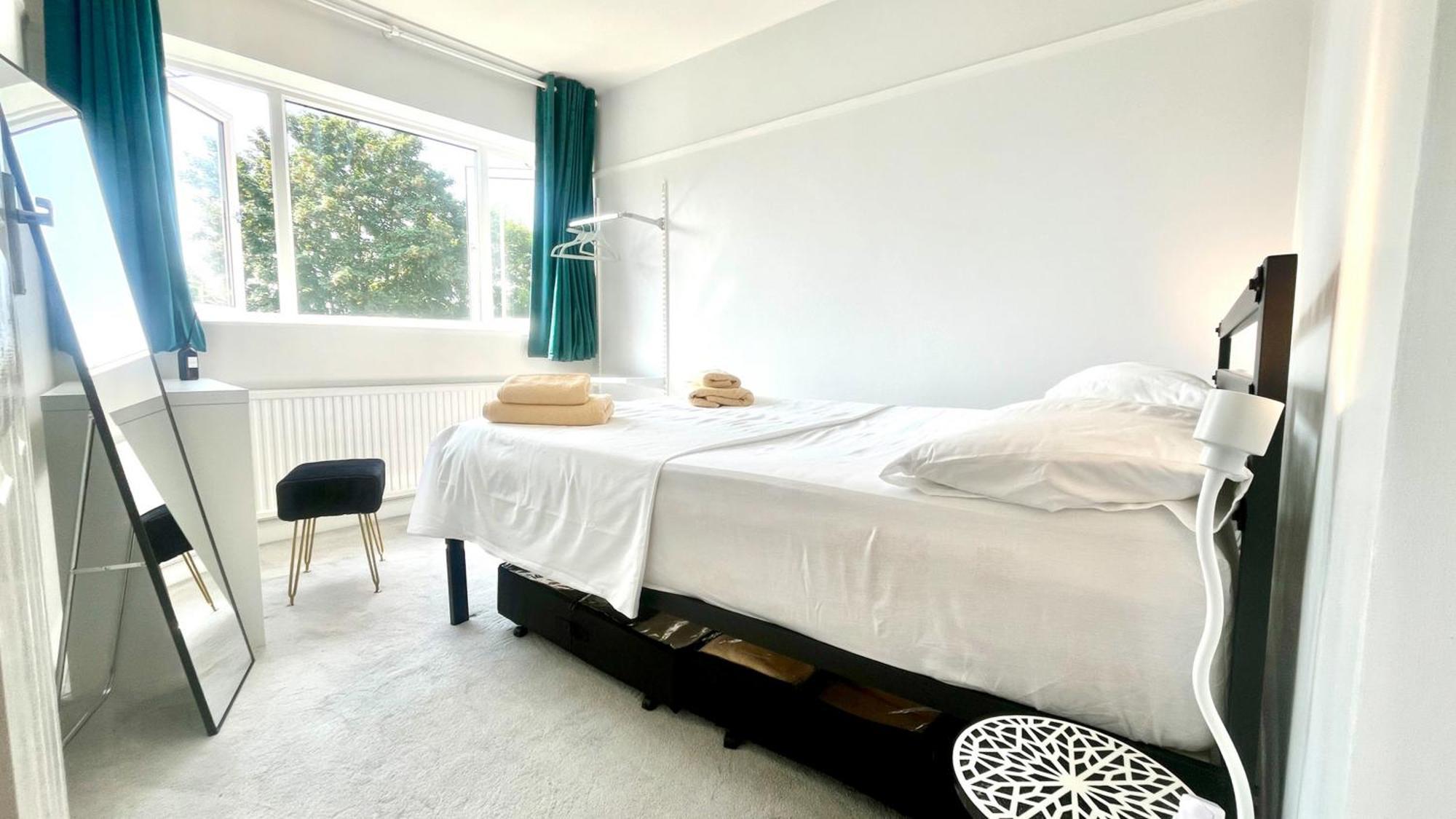 Modern 1 Bedroom Apt In Maidenhead Nr River Thames Taplow Luaran gambar